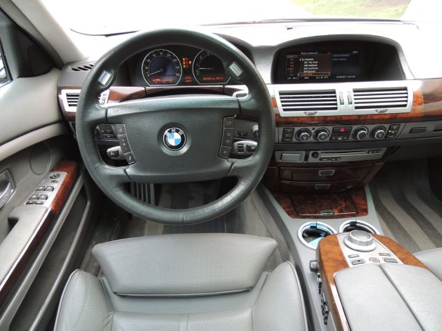 BMW 7 series 2006 photo 13