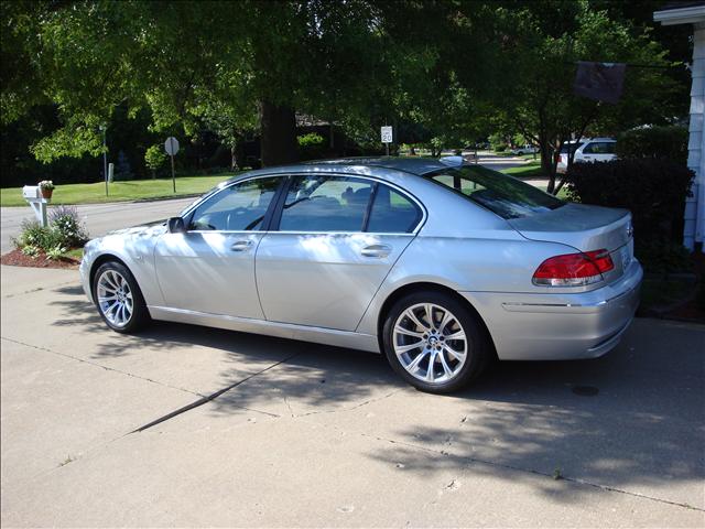 BMW 7 series 2006 photo 2