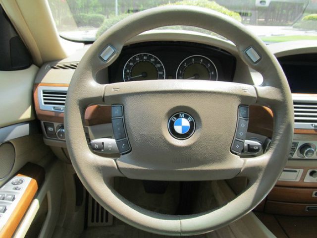 BMW 7 series 2006 photo 16