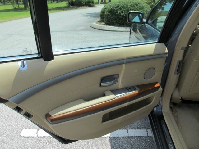 BMW 7 series 2006 photo 24