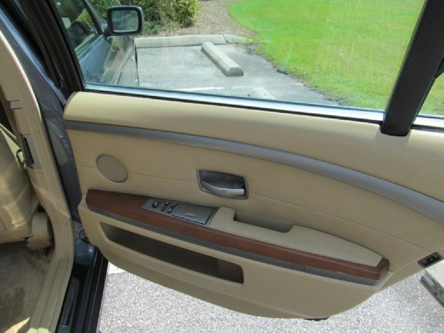 BMW 7 series 2006 photo 9