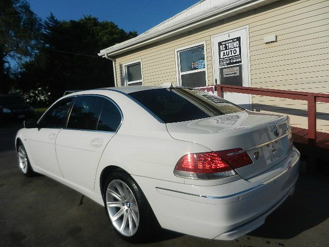 BMW 7 series 2006 photo 2