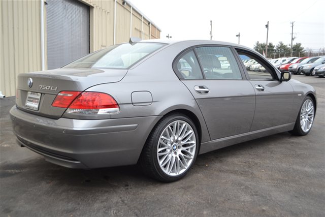 BMW 7 series 2007 photo 1