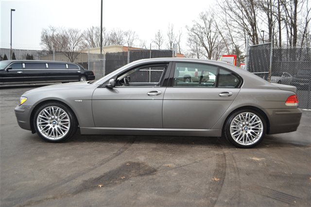 BMW 7 series 2007 photo 4