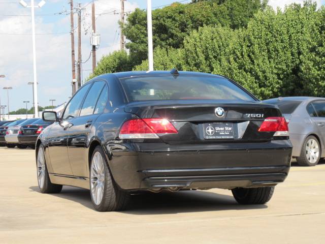 BMW 7 series 2008 photo 2