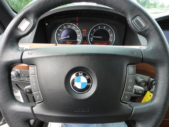 BMW 7 series 2008 photo 17