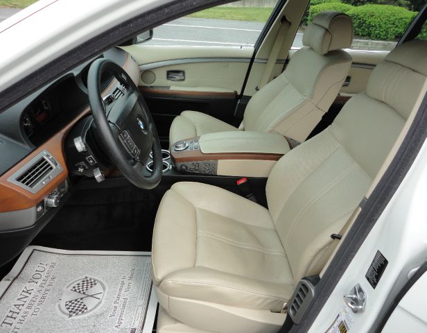 BMW 7 series 2008 photo 9