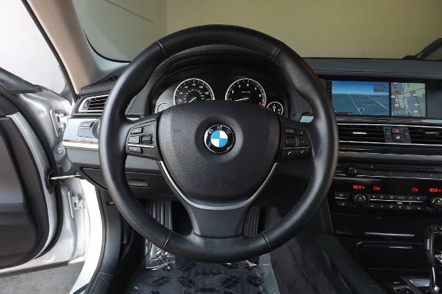 BMW 7 series 2009 photo 45