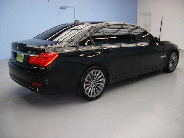 BMW 7 series 2009 photo 3