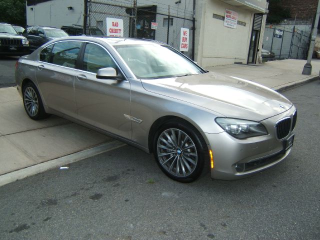 BMW 7 series 2009 photo 2