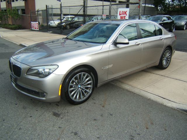 BMW 7 series 2009 photo 3