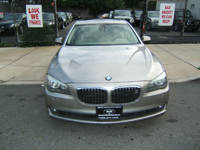 BMW 7 series 2009 photo 4