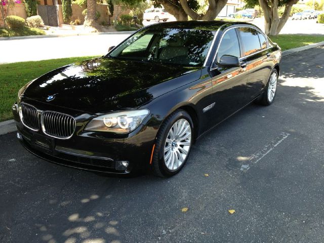 BMW 7 series 2009 photo 2