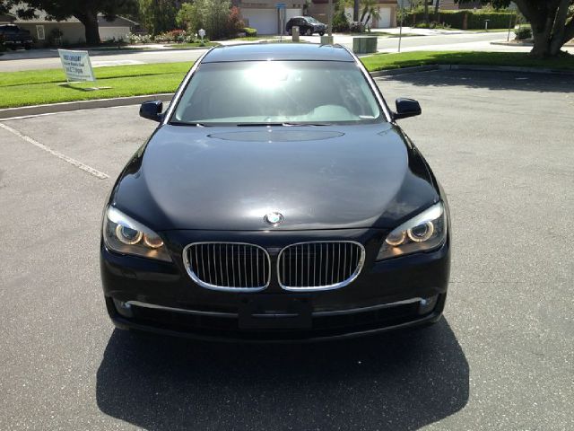 BMW 7 series 2009 photo 8