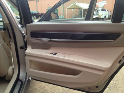 BMW 7 series 2009 photo 2