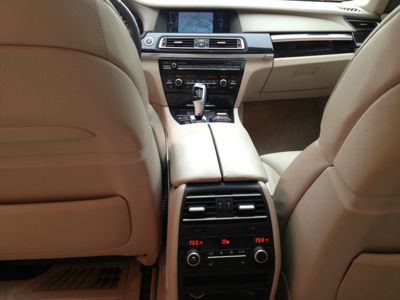 BMW 7 series 2009 photo 27