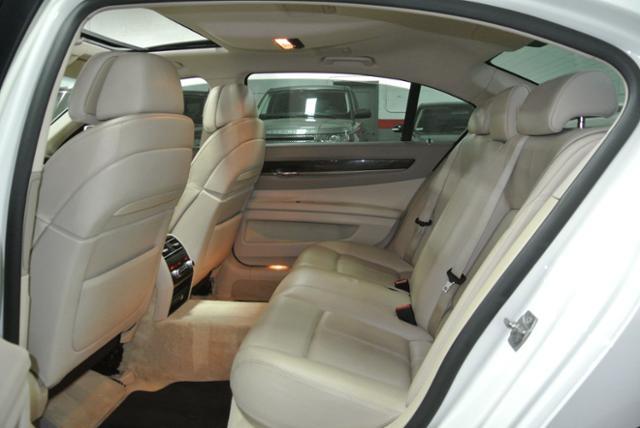 BMW 7 series 2009 photo 28