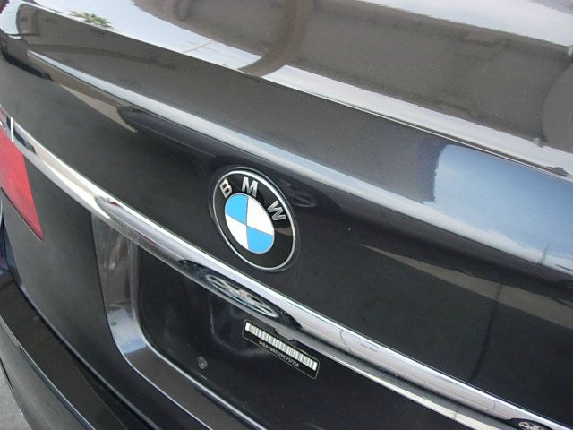 BMW 7 series 2009 photo 1