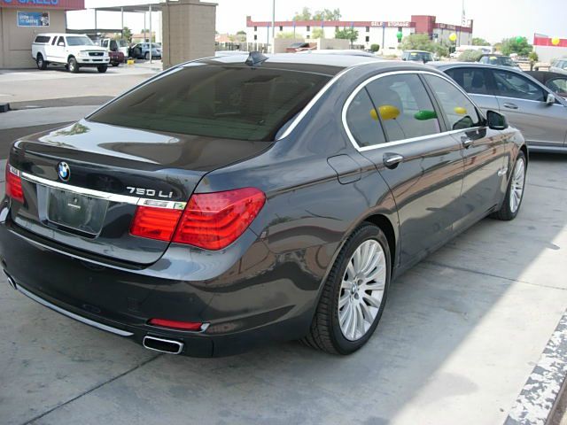 BMW 7 series 2009 photo 3