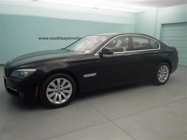 BMW 7 series 2010 photo 5