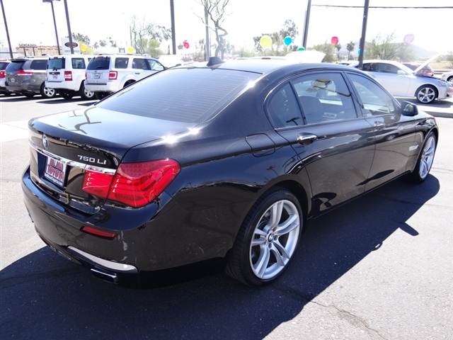 BMW 7 series 2010 photo 2