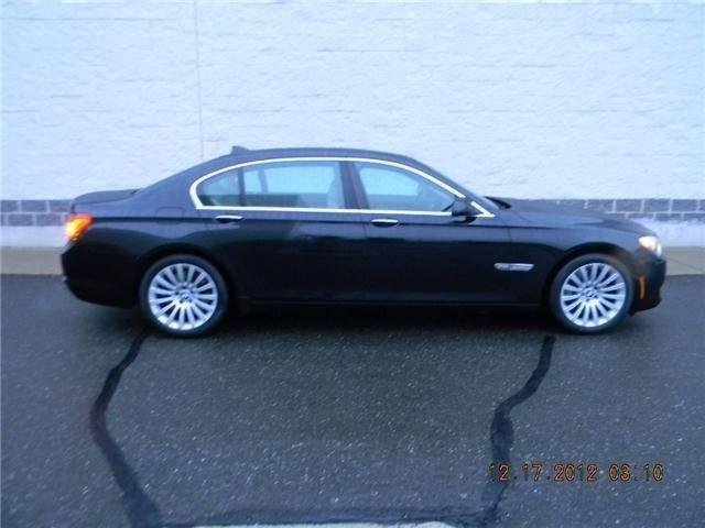 BMW 7 series 2010 photo 1