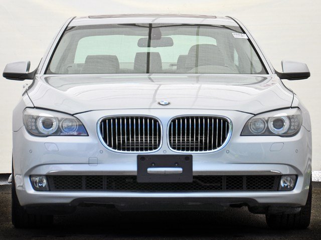 BMW 7 series 2010 photo 2