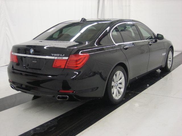 BMW 7 series 2010 photo 3