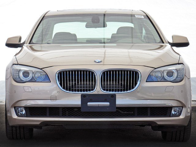 BMW 7 series 2010 photo 4