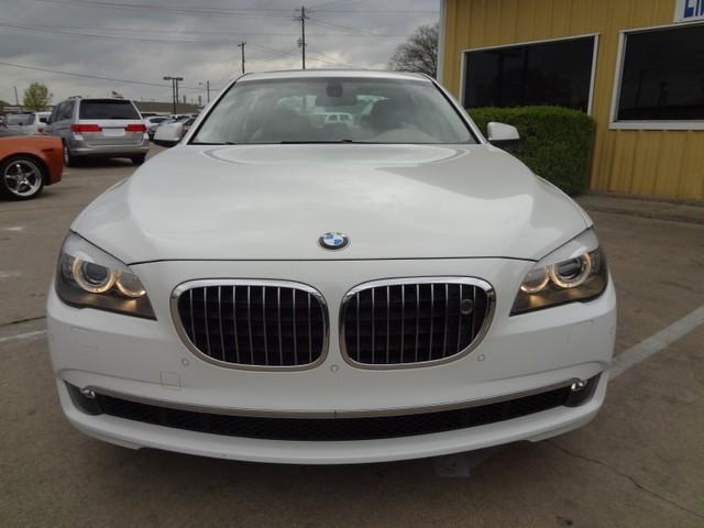 BMW 7 series 2010 photo 2