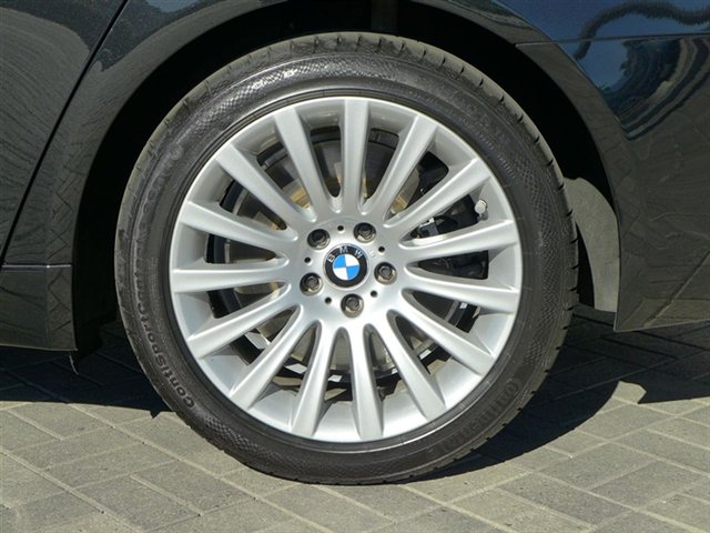 BMW 7 series 2010 photo 4