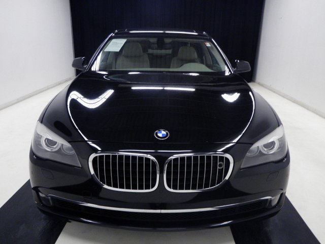 BMW 7 series 2010 photo 3