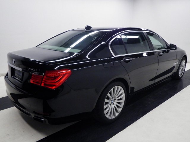 BMW 7 series 2010 photo 5