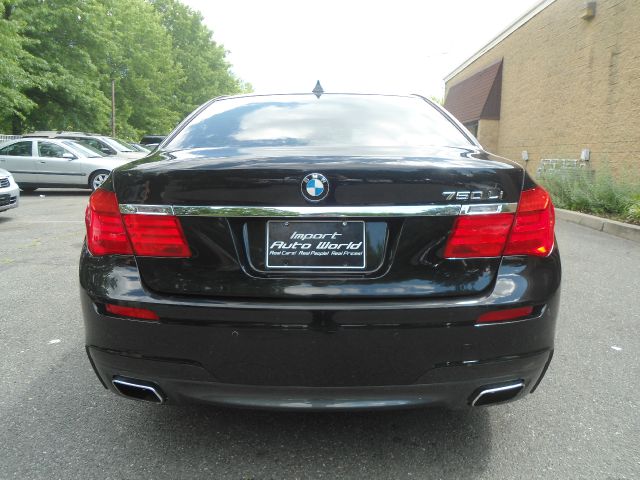 BMW 7 series 2011 photo 3