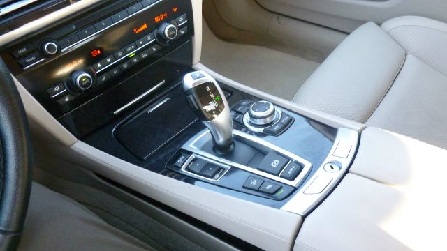 BMW 7 series 2011 photo 20