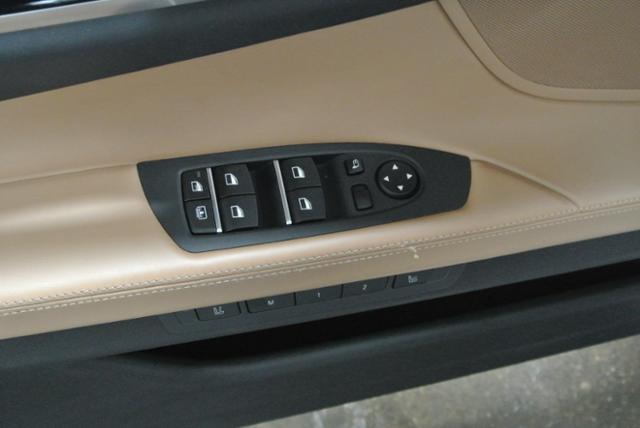 BMW 7 series 2011 photo 1