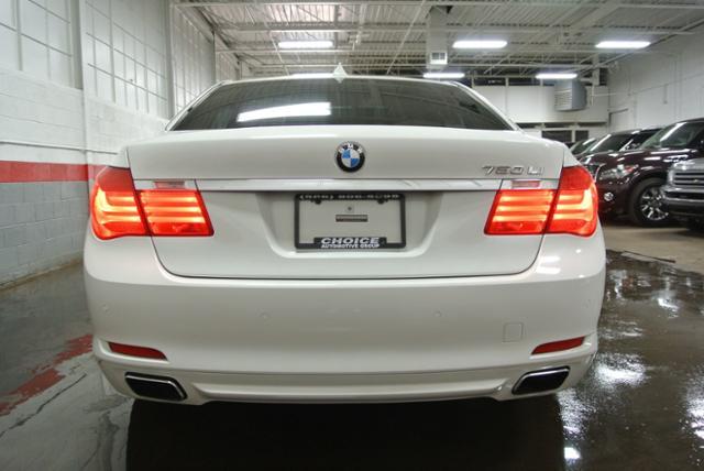 BMW 7 series 2011 photo 13