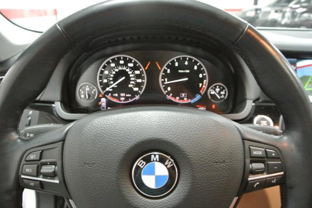 BMW 7 series 2011 photo 18