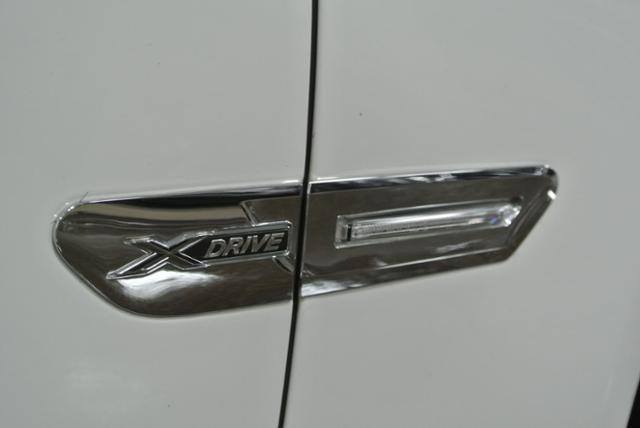 BMW 7 series 2011 photo 24