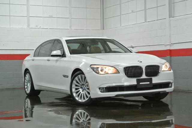 BMW 7 series 2011 photo 25