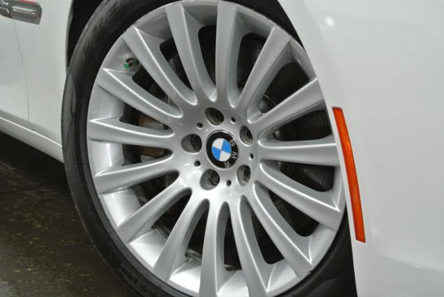 BMW 7 series 2011 photo 6