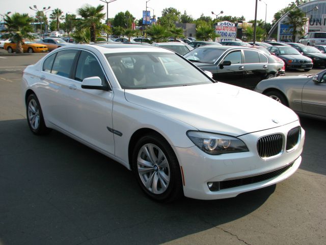 BMW 7 series 2011 photo 1