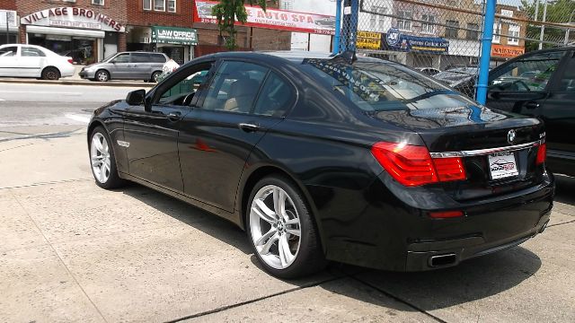 BMW 7 series 2011 photo 23