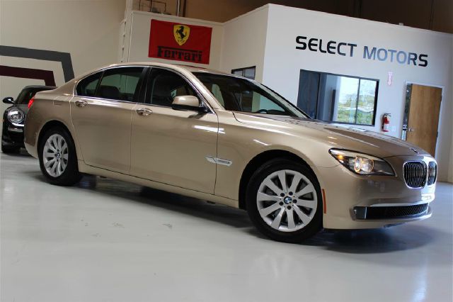 BMW 7 series 2011 photo 14