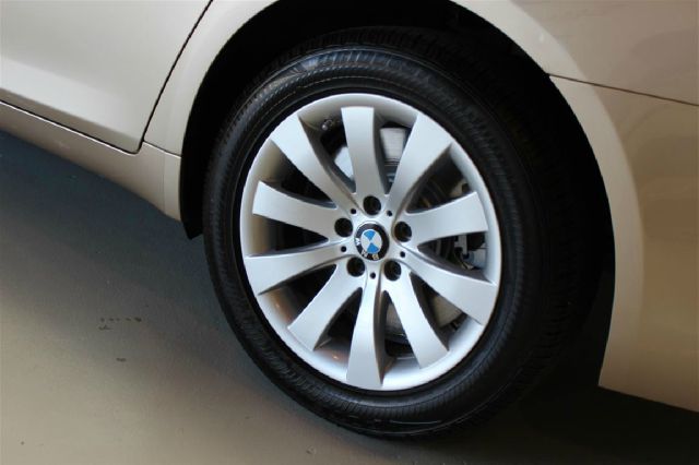 BMW 7 series 2011 photo 15