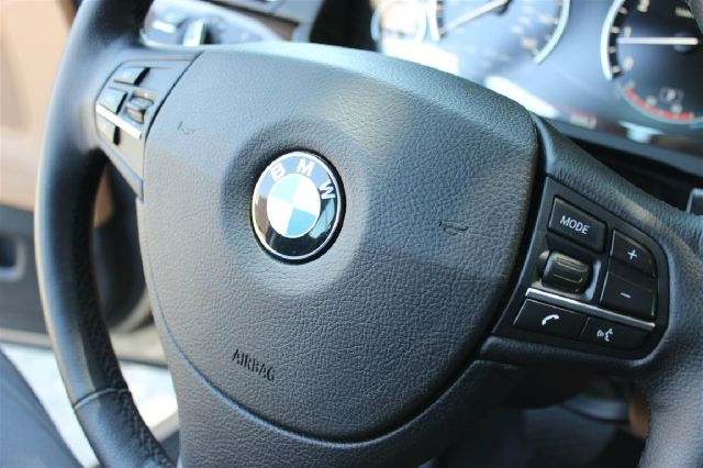 BMW 7 series 2011 photo 20