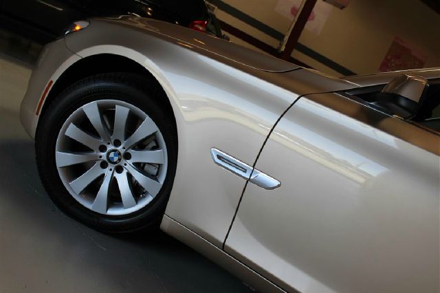 BMW 7 series 2011 photo 24