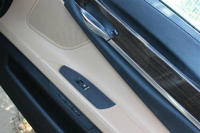 BMW 7 series 2011 photo 8