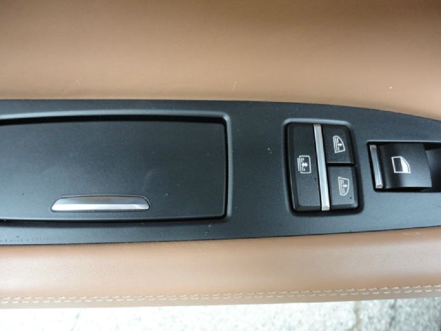 BMW 7 series 2011 photo 21