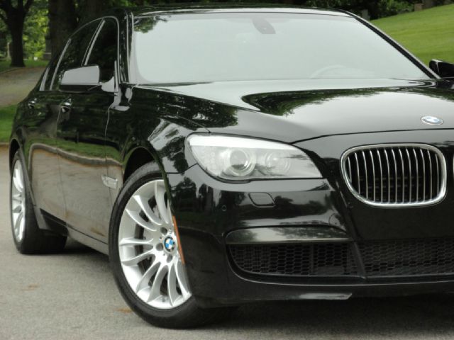 BMW 7 series 2011 photo 27